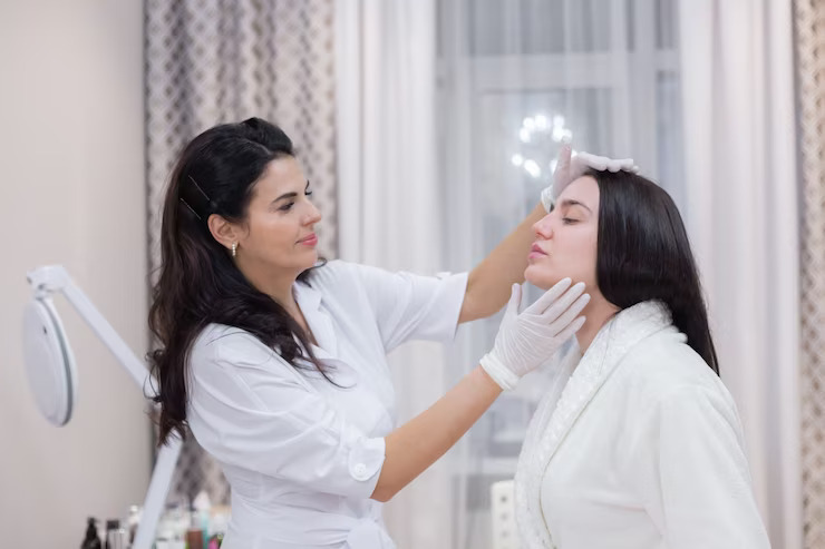 Choosing the Right Dermatologist in Delhi: What to Look For